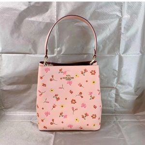 Brand New! Coach Town Bucket Bag With Mystical Floral Print In Faded Blush Multi